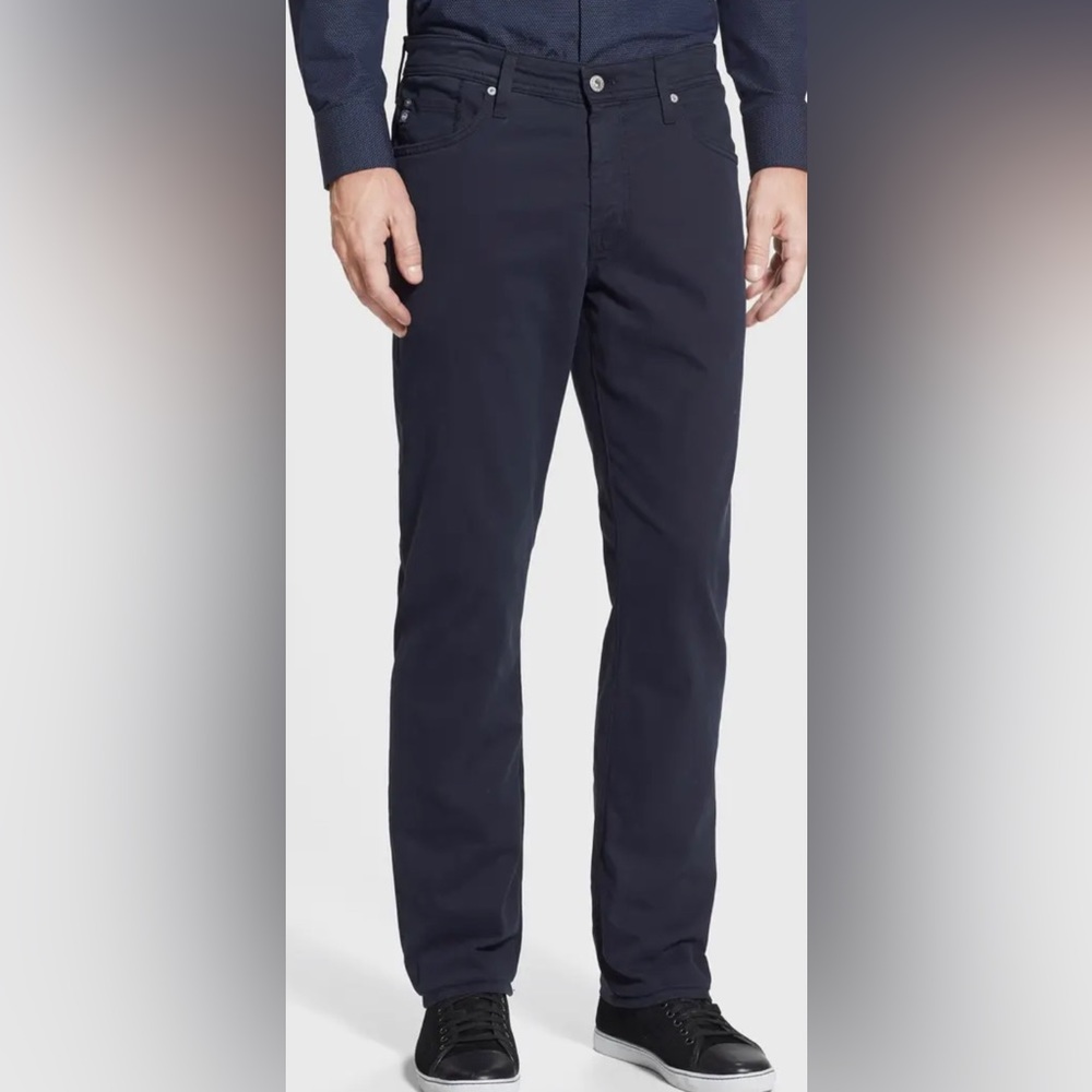 AG “The Graduate” tailored leg pants. Navy 33x32